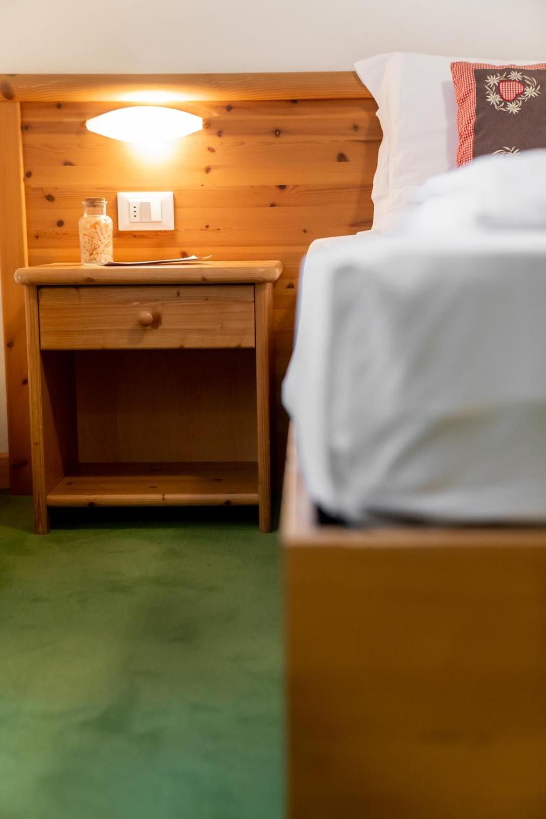 Al Sole Mountain Chic Hotel Folgaria Szoba fotó